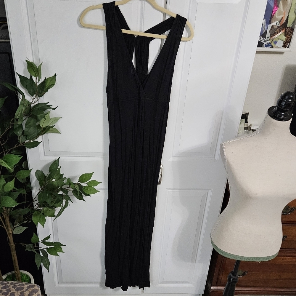 Black Sleeveless Maxi Dress
